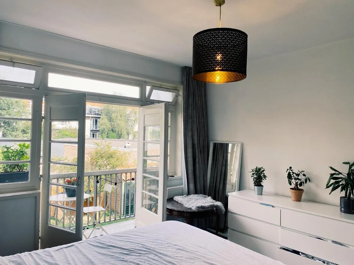 Lovely & Spacious Apartment In 'Old-South' Area Amsterdam