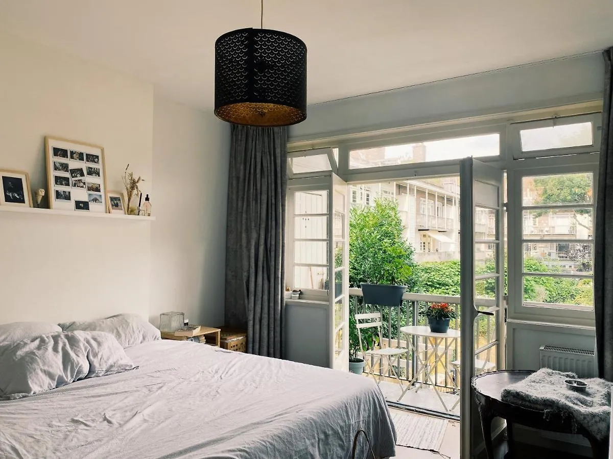 Lovely & Spacious Apartment In 'Old-South' Area Amsterdam