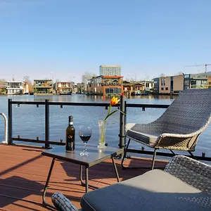 Bed & Breakfast Houseboat With Canalview And Free Bikes, Amsterdam